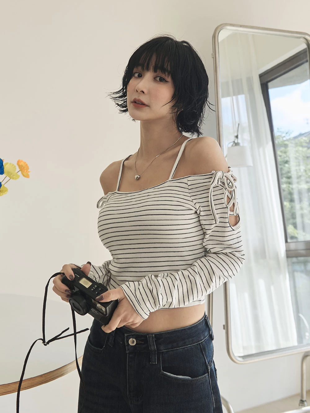 袖綁繩設計露肩胸墊上衣