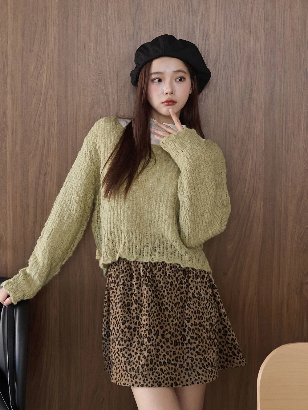 鏤空圓領織紋上衣