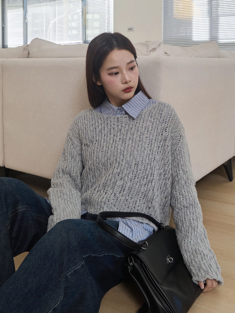 鏤空圓領織紋上衣