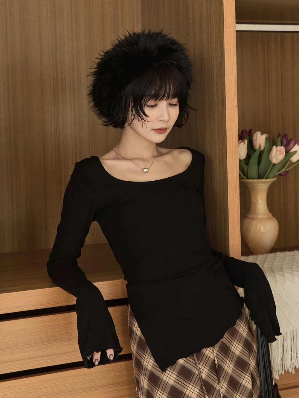 不對稱下擺方領上衣