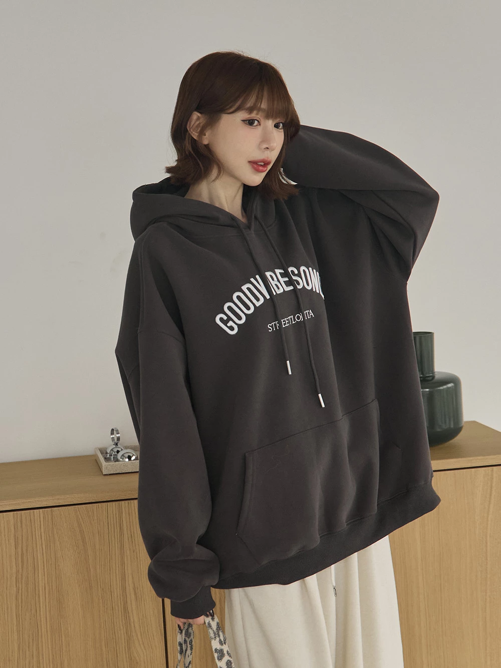 男女共穿立體字母設計連帽T