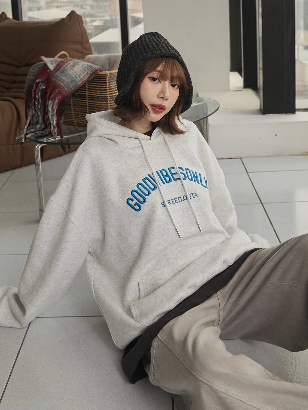 男女共穿立體字母設計連帽T