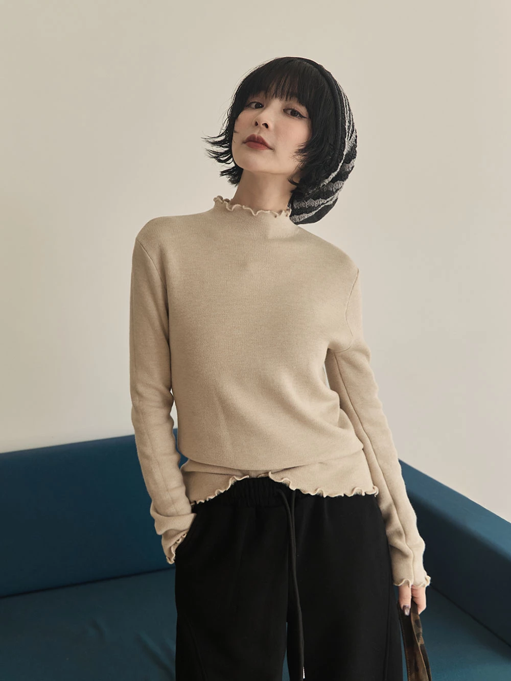 發熱感內刷絨捲邊立領上衣