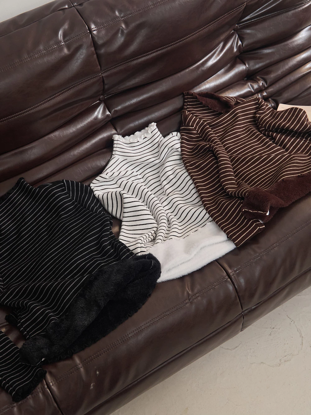 發熱感內刷毛條紋高領上衣