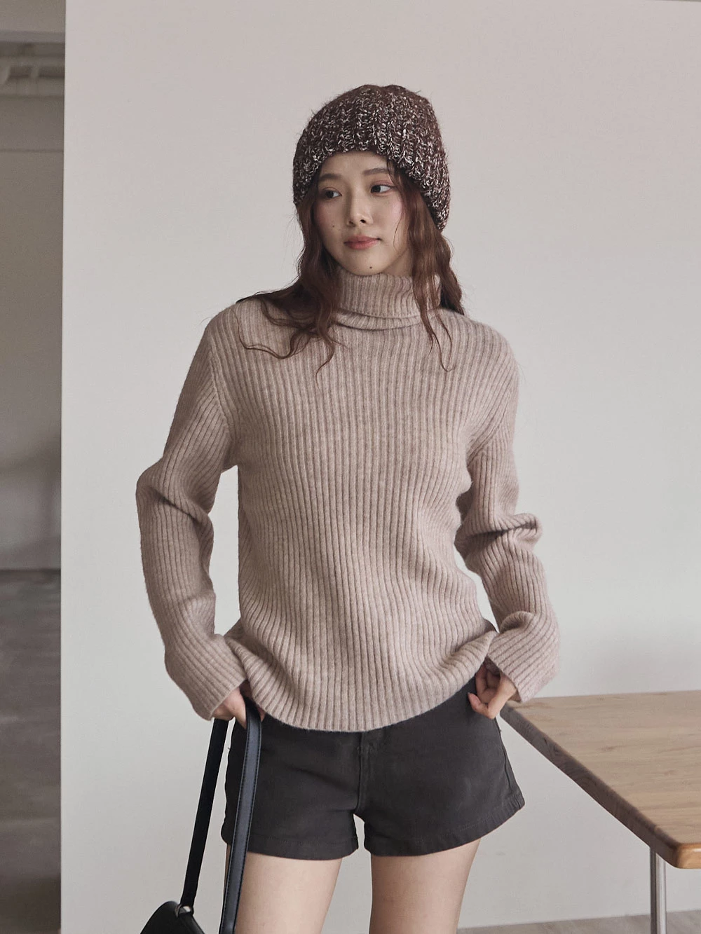 高領坑條針織上衣