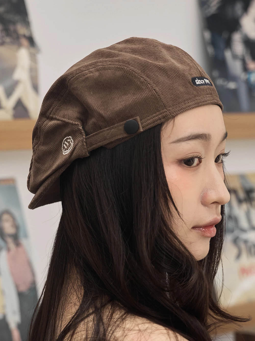 燈芯絨字母反戴貝蕾帽