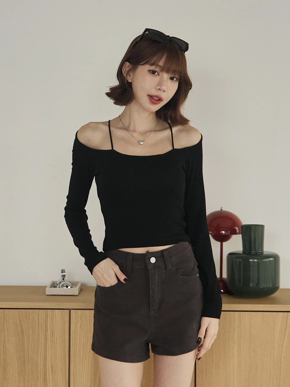 細肩一字領胸墊上衣