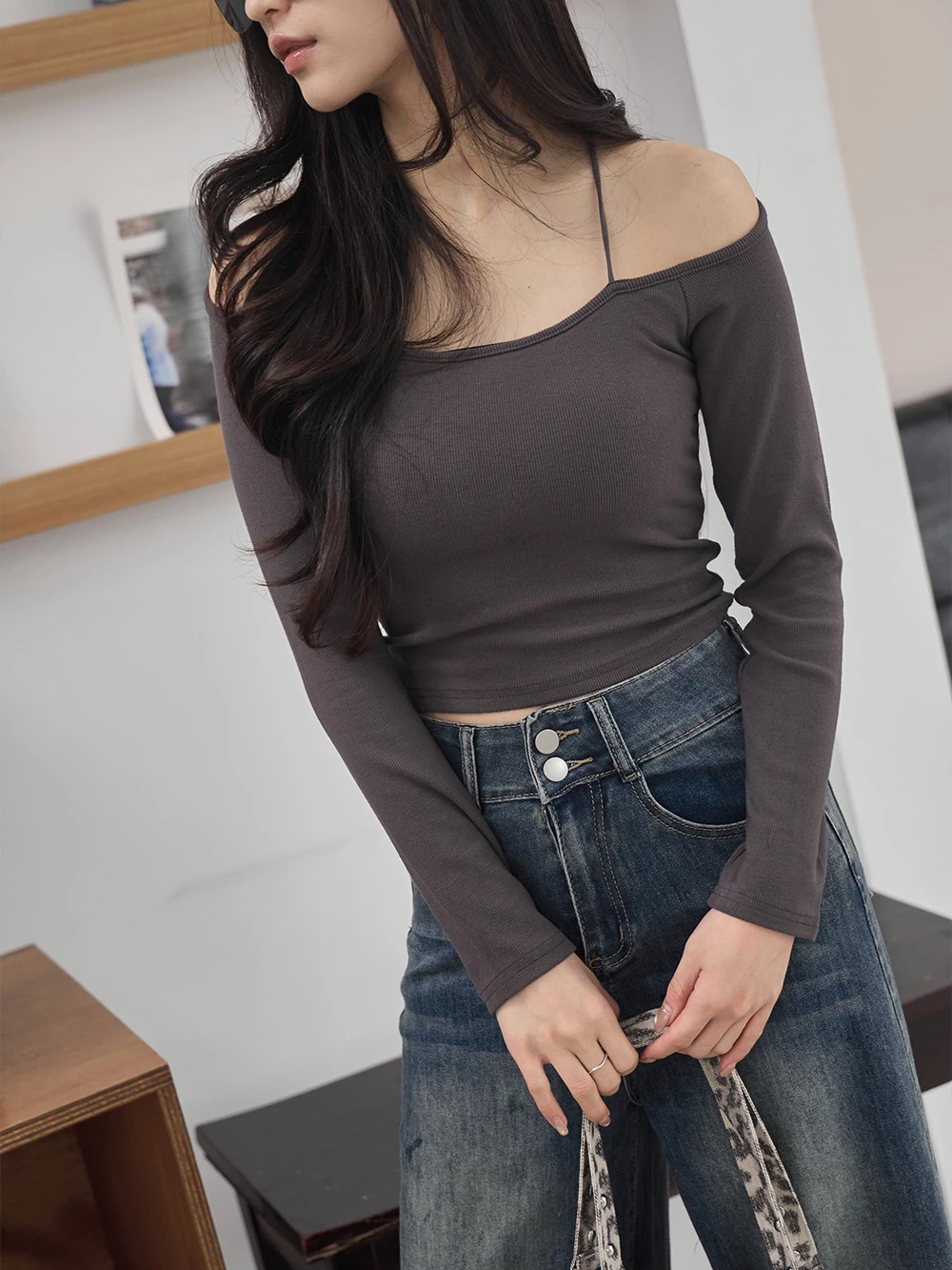 細肩一字領胸墊上衣