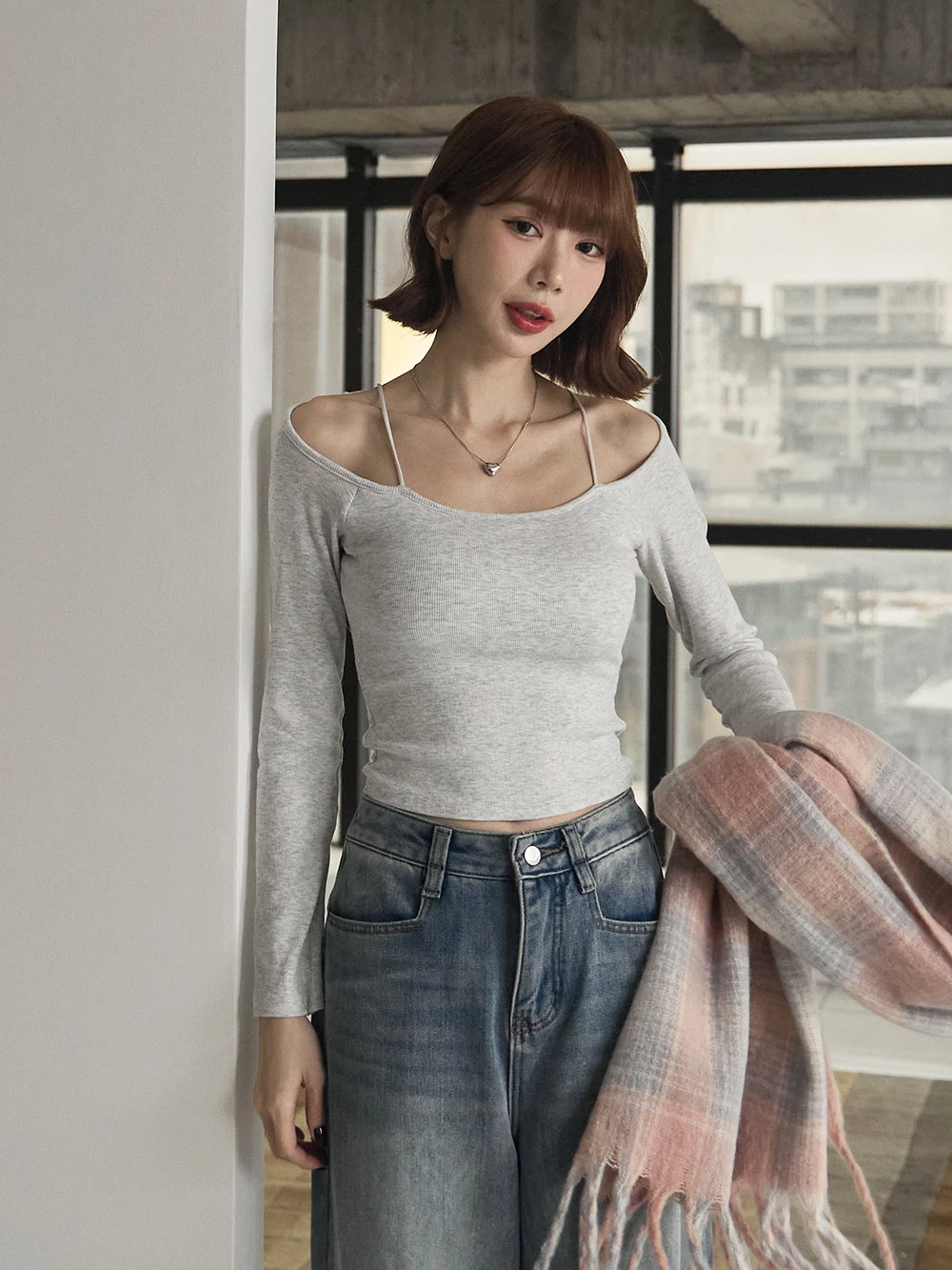 細肩一字領胸墊上衣