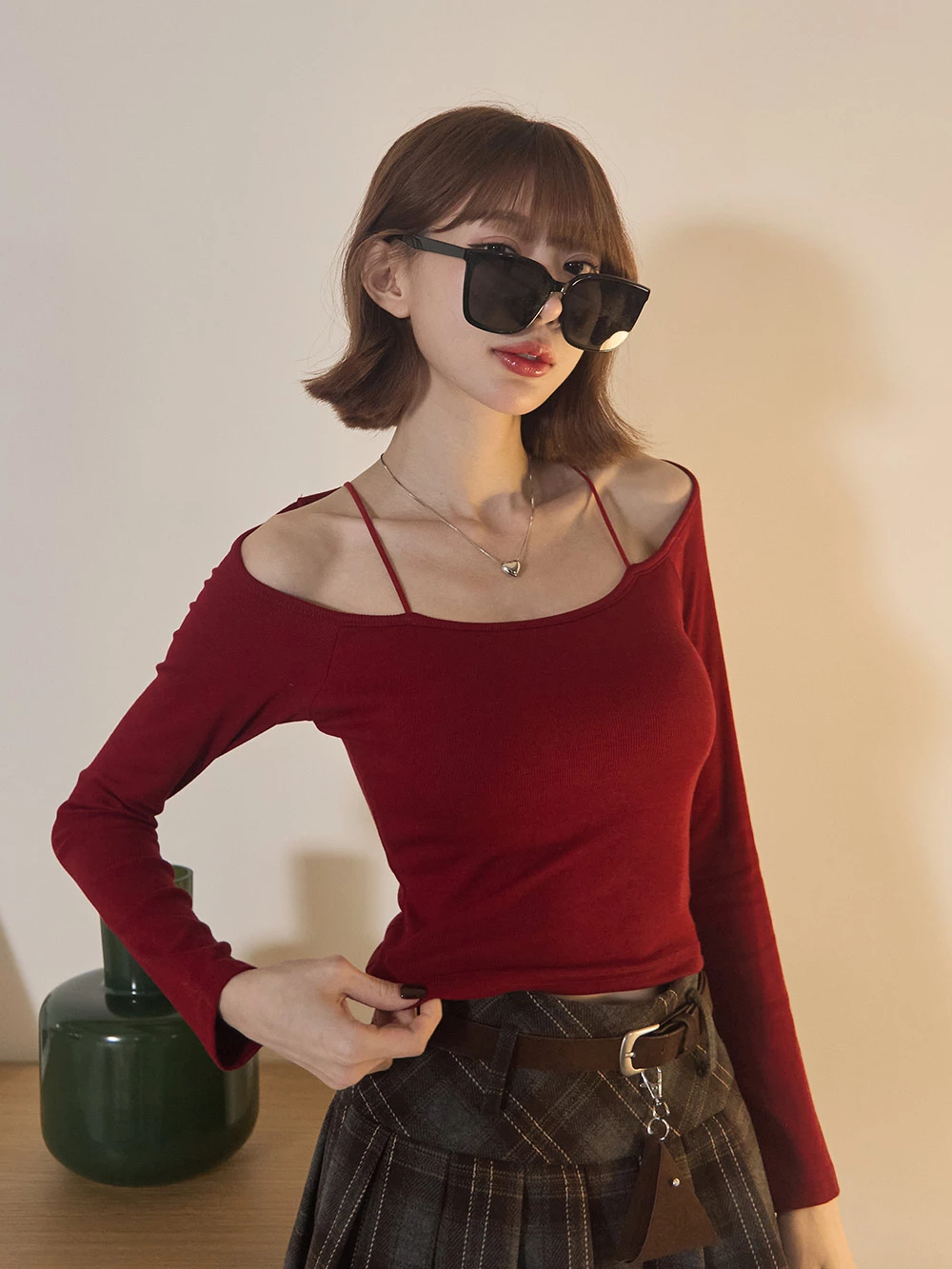 細肩一字領胸墊上衣