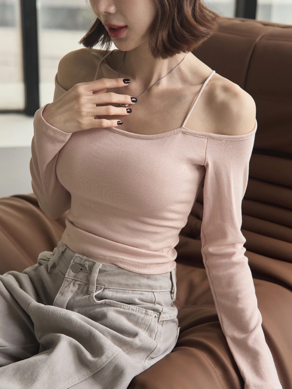 細肩一字領胸墊上衣