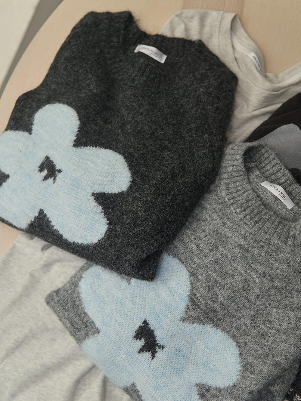 撞色小花針織上衣