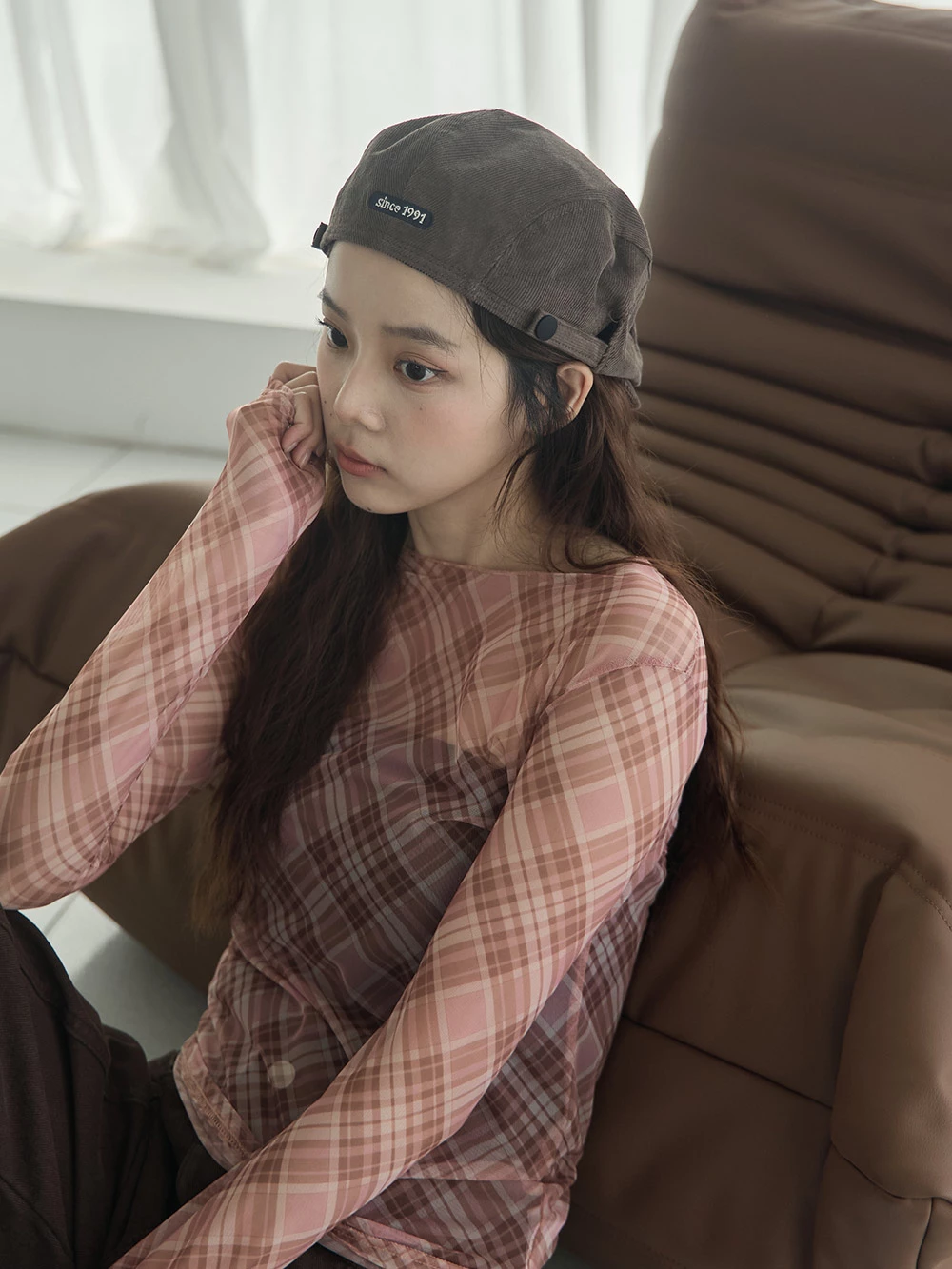 拼色格紋捲邊透膚上衣