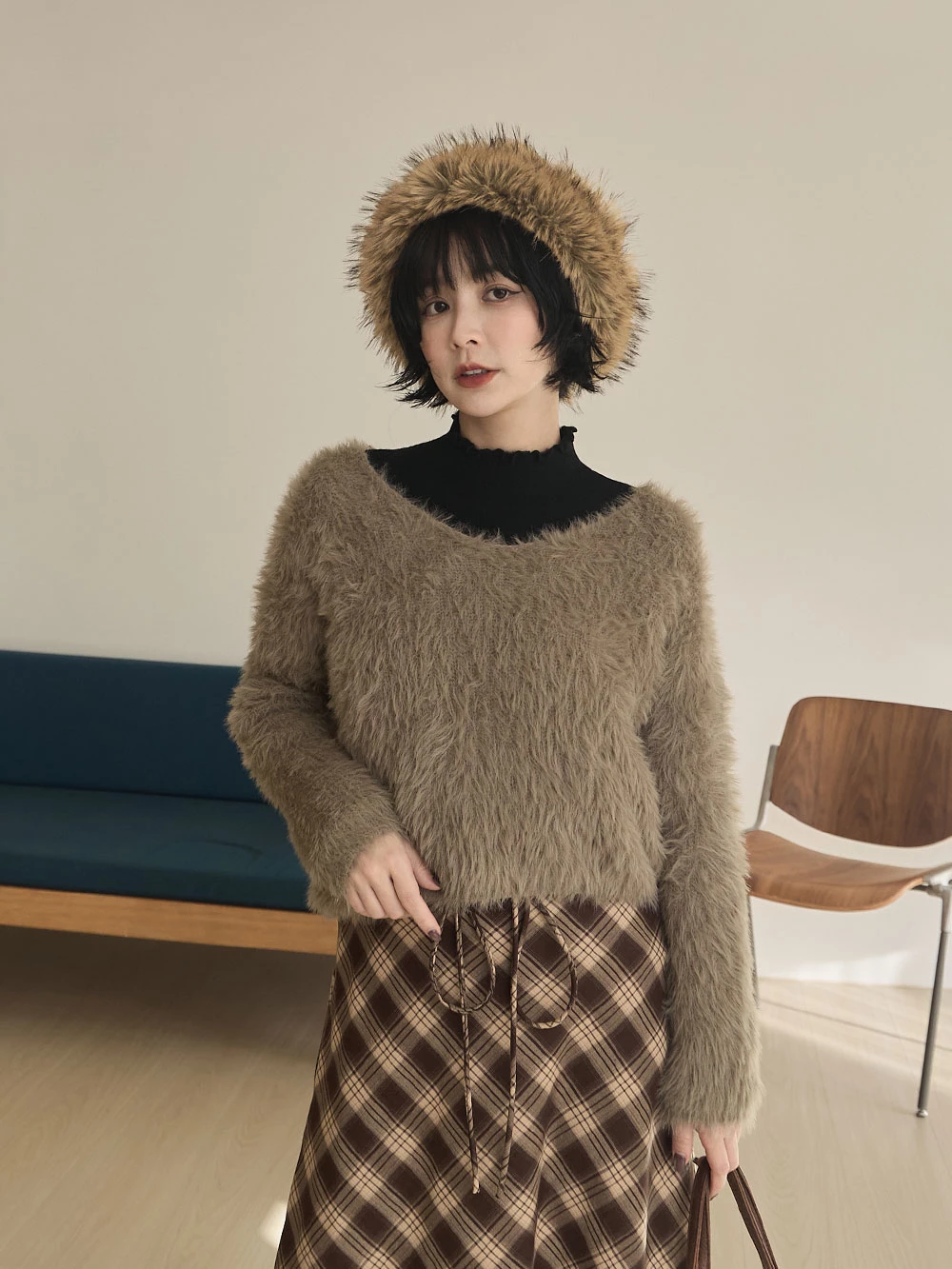 V領海馬毛針織上衣