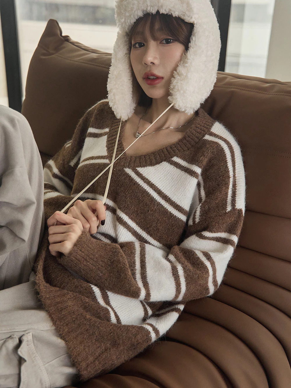 拼色條紋V領針織上衣