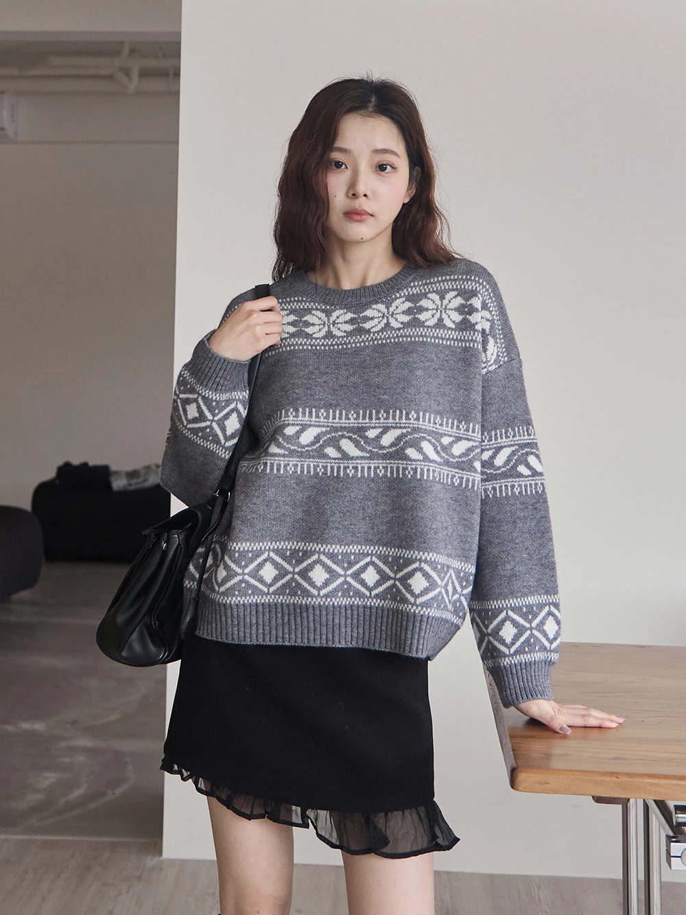 撞色圖騰針織圓領上衣