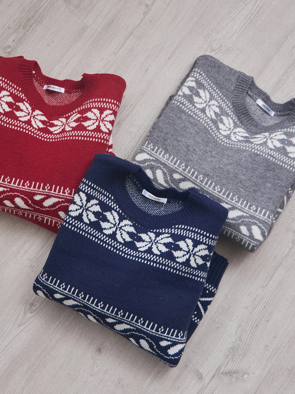 撞色圖騰針織圓領上衣