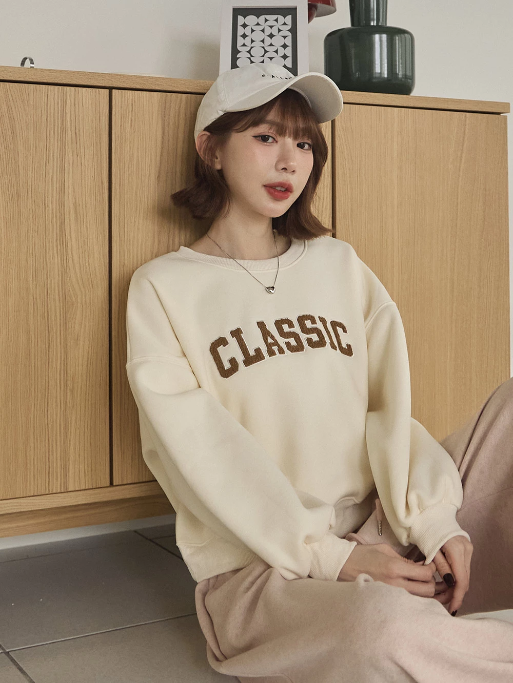 CLASSIC繡字刷絨大學T