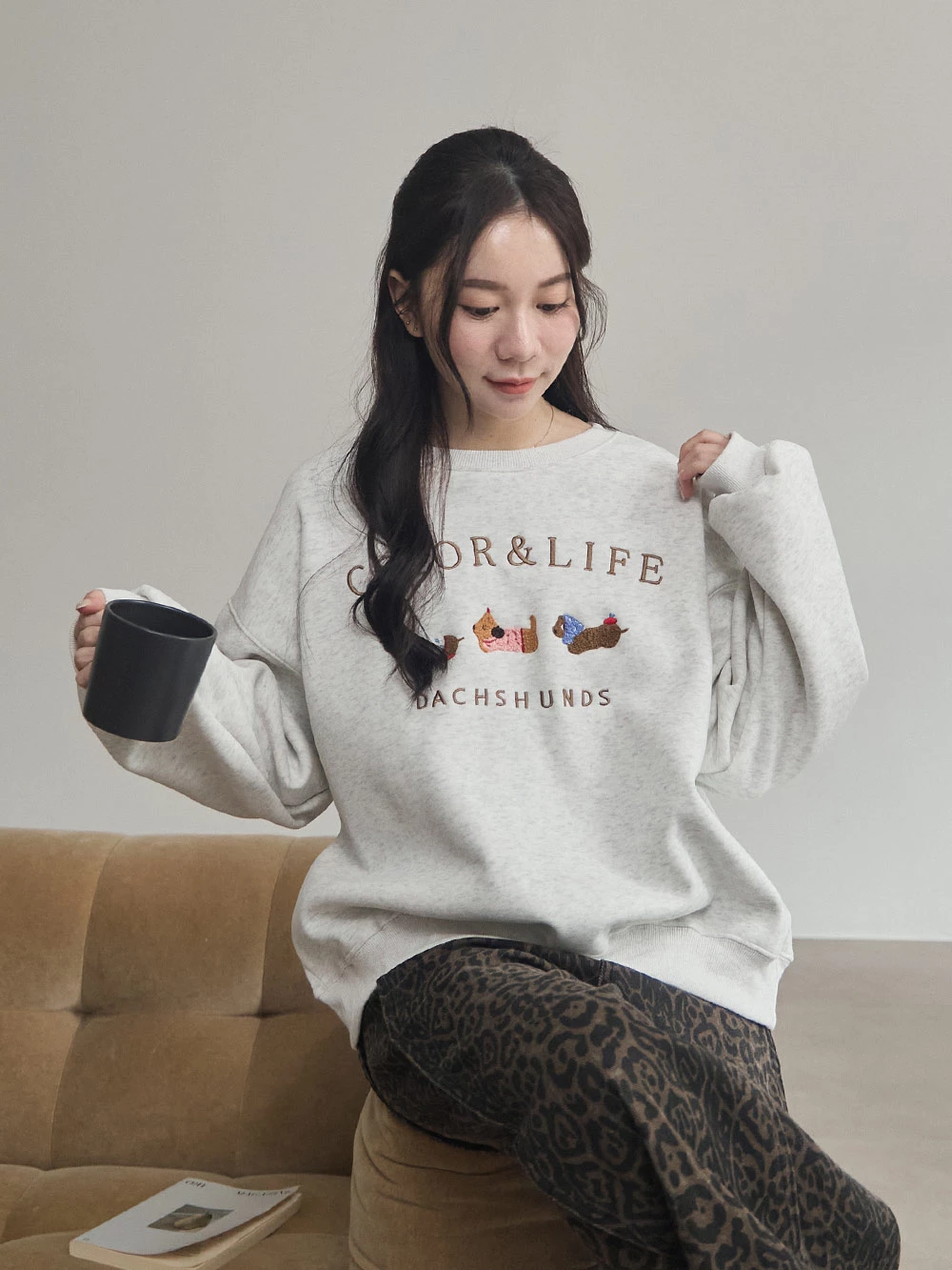 跑步狗狗繡圖刷絨大學T