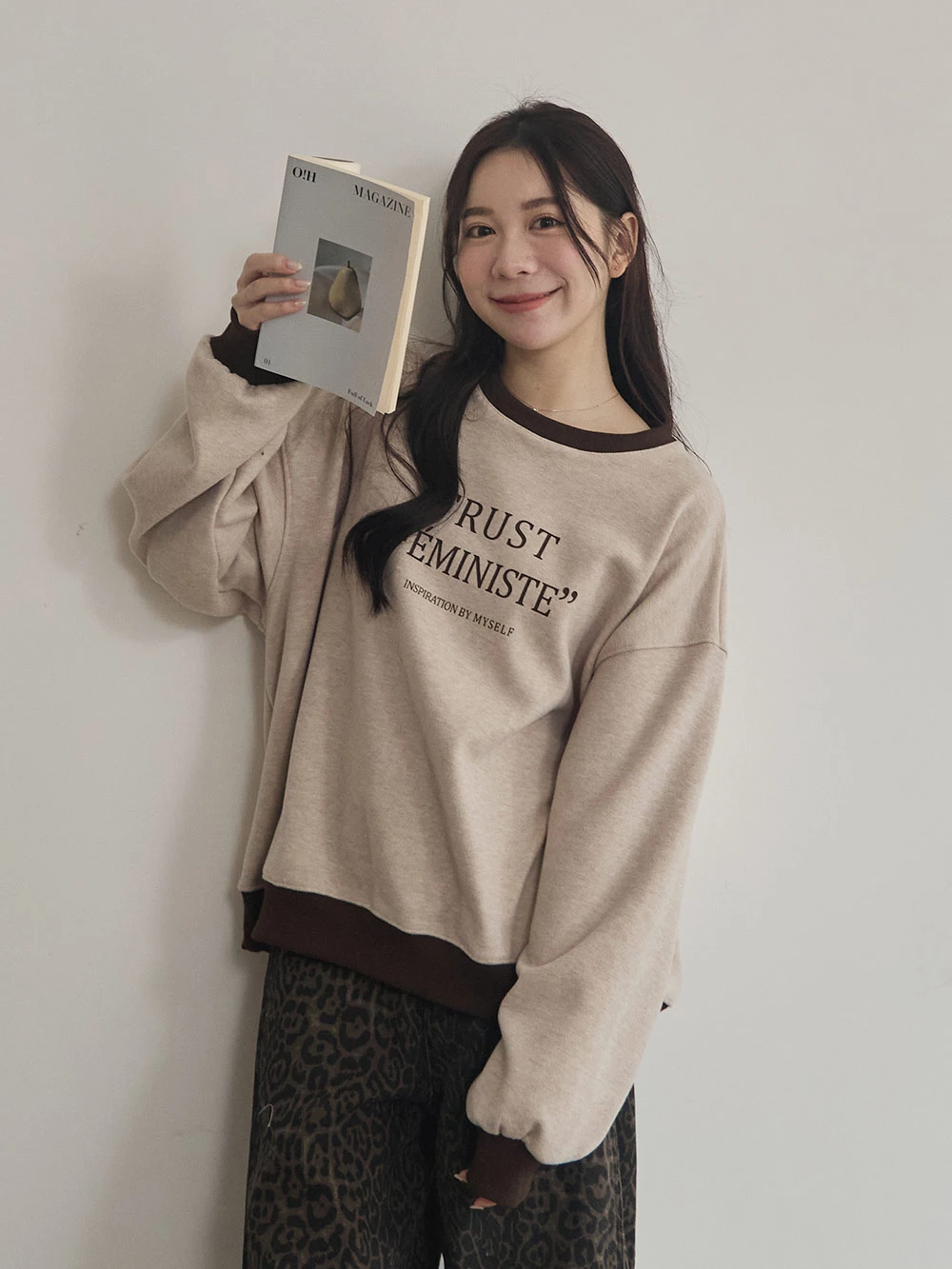 撞色領FÉMINISTE繡圖大學T