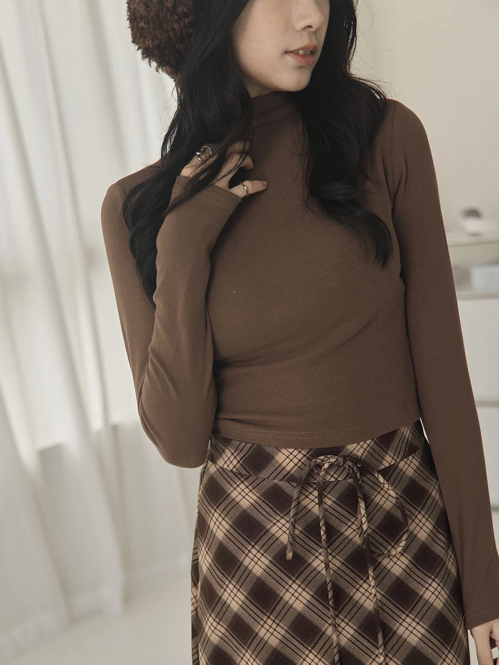 磨毛半高領胸墊上衣