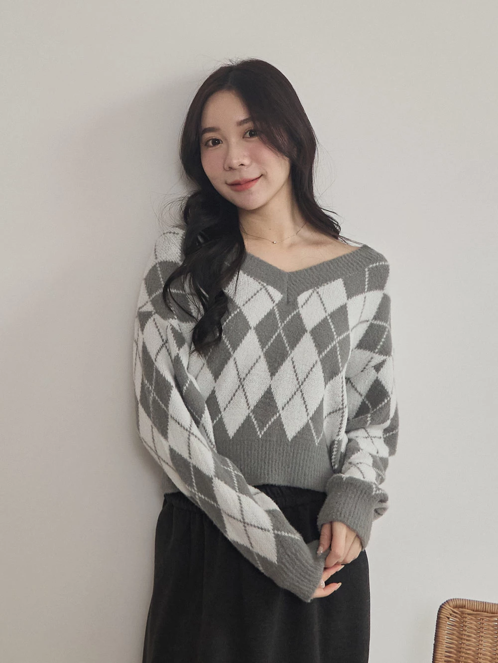 拼色菱格V領針織上衣