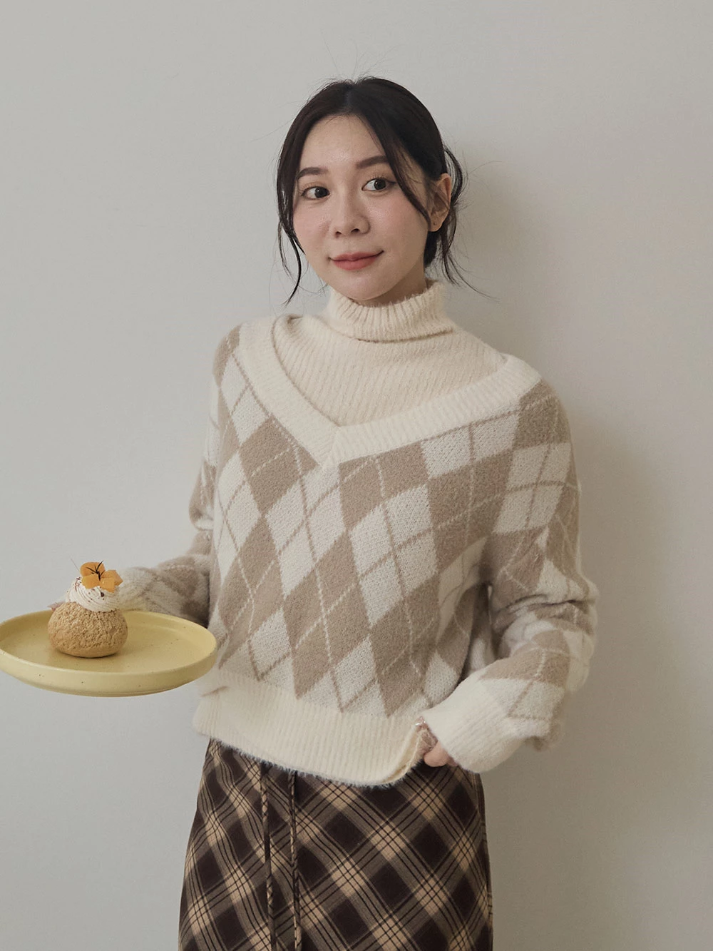 拼色菱格V領針織上衣