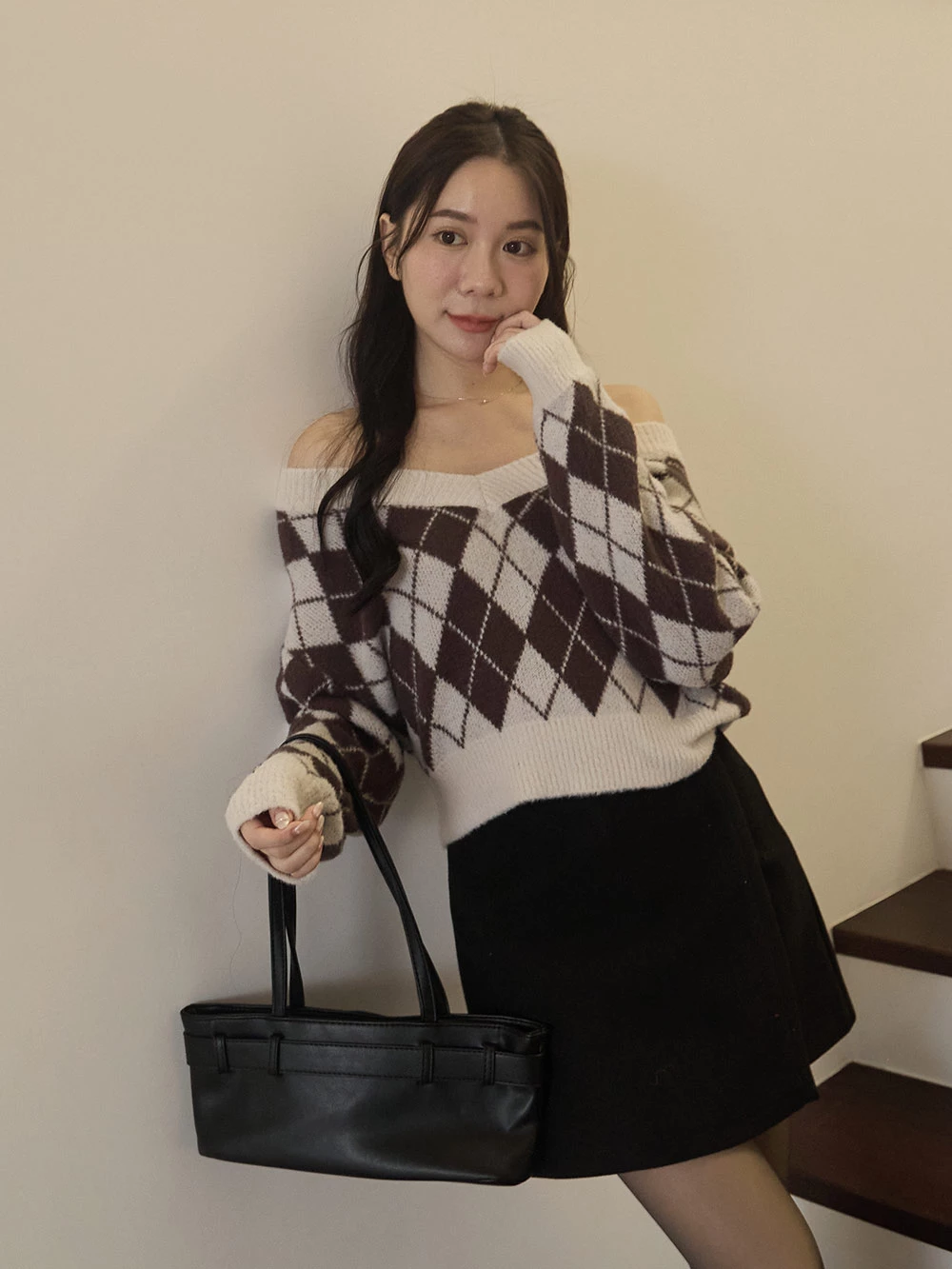 拼色菱格V領針織上衣