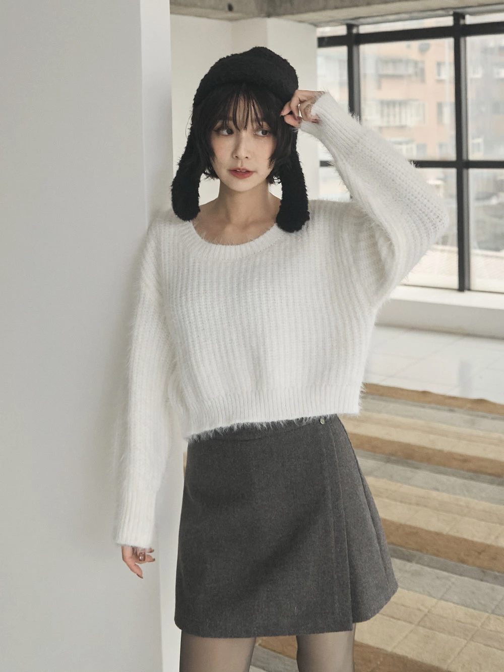 毛毛感圓領短版針織上衣