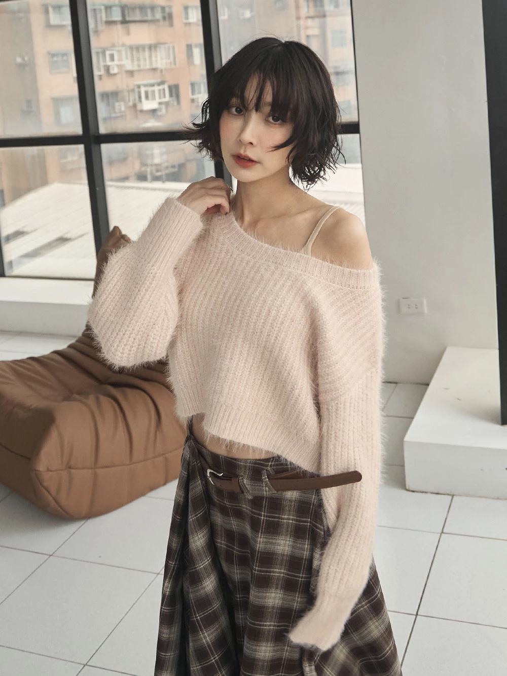 毛毛感圓領短版針織上衣