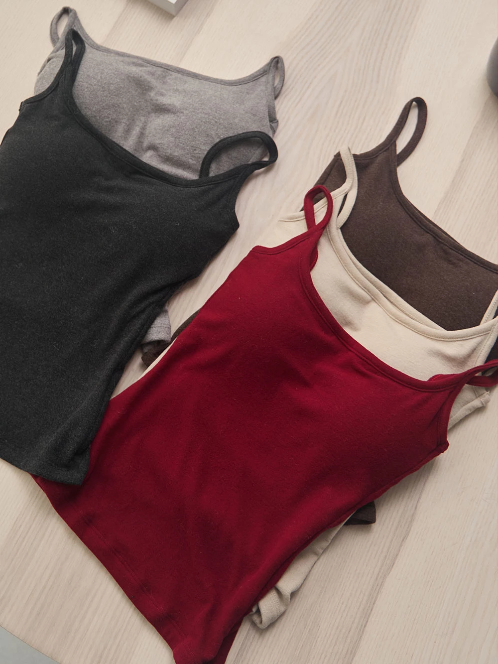 內磨毛細肩胸墊背心