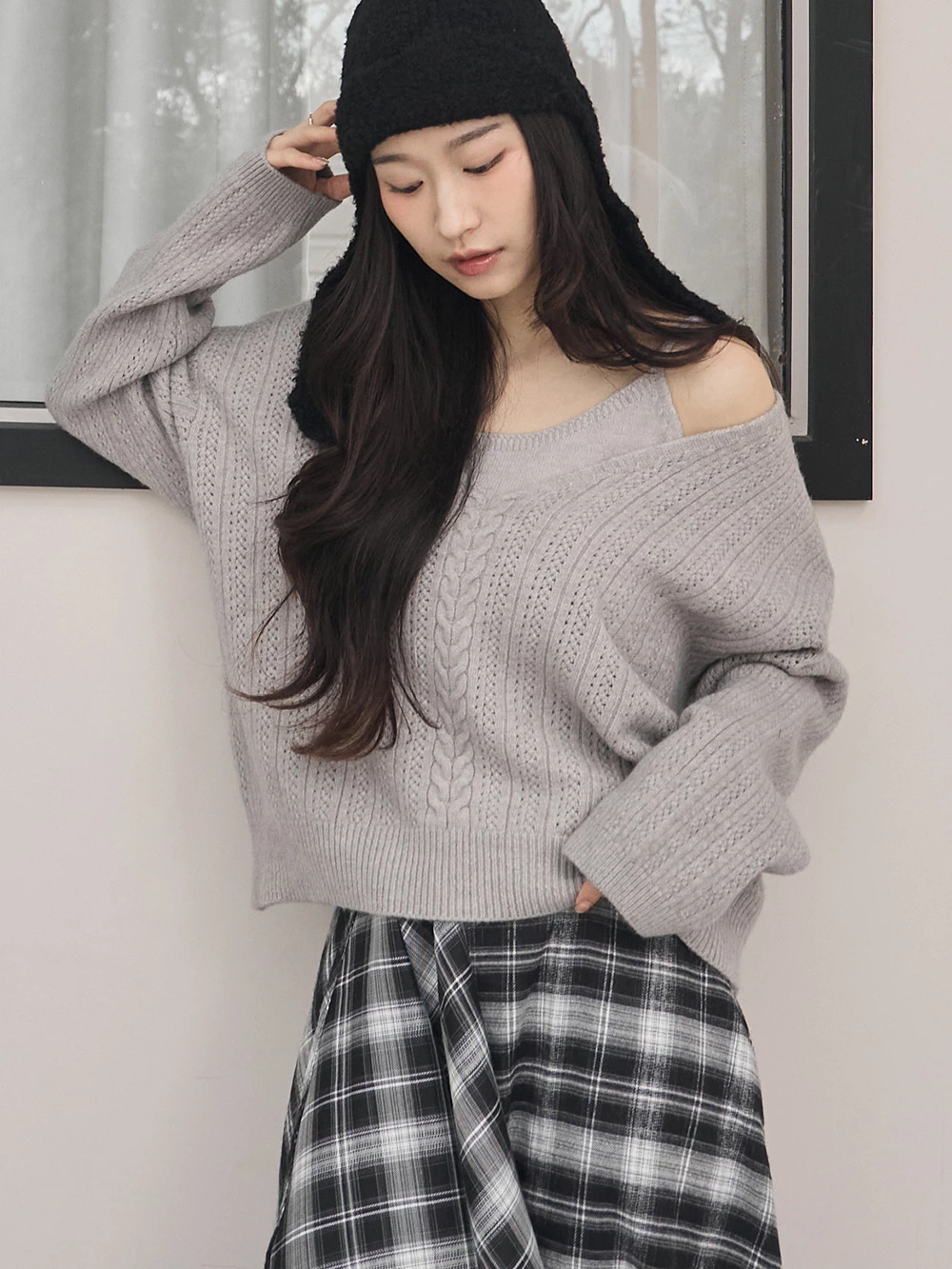 兩件式-針織細肩背心+V領縷空上衣