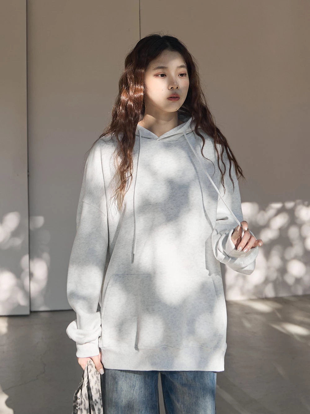 寬鬆雙口袋抽繩連帽上衣