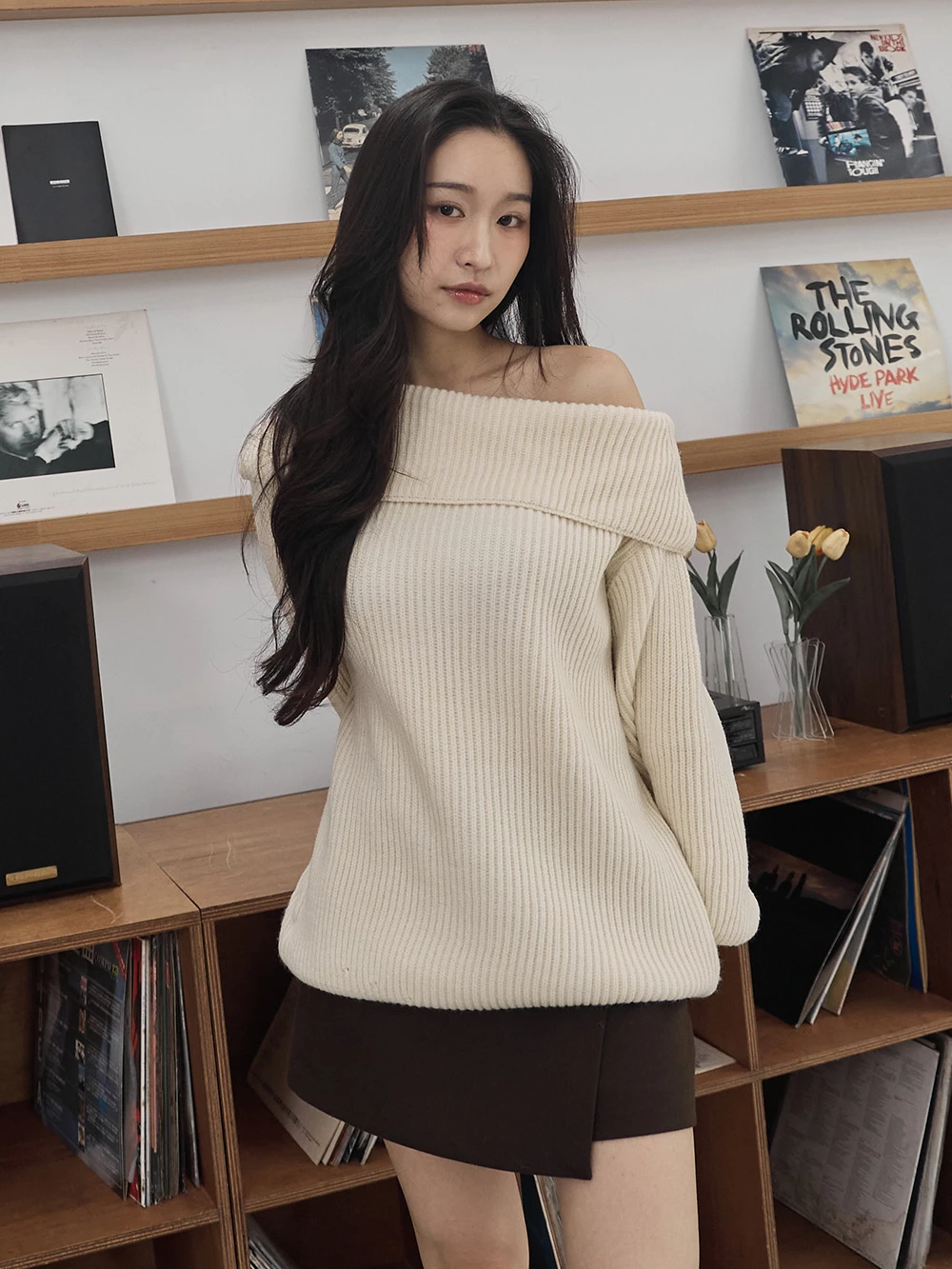 澎袖一字領坑條針織上衣