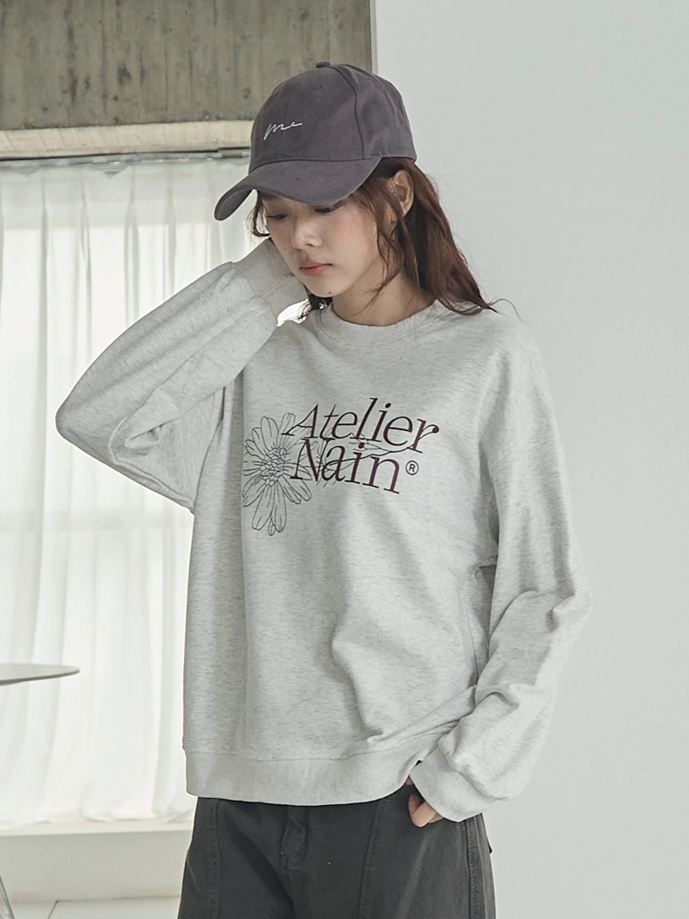 線條花朵字母設計大學Ｔ