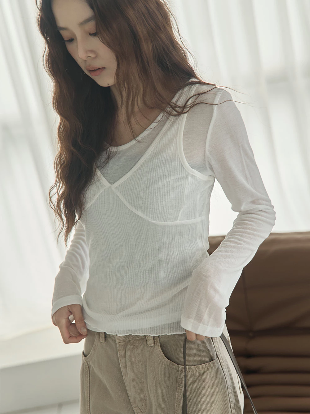 兩件式-微透上衣+V領背心