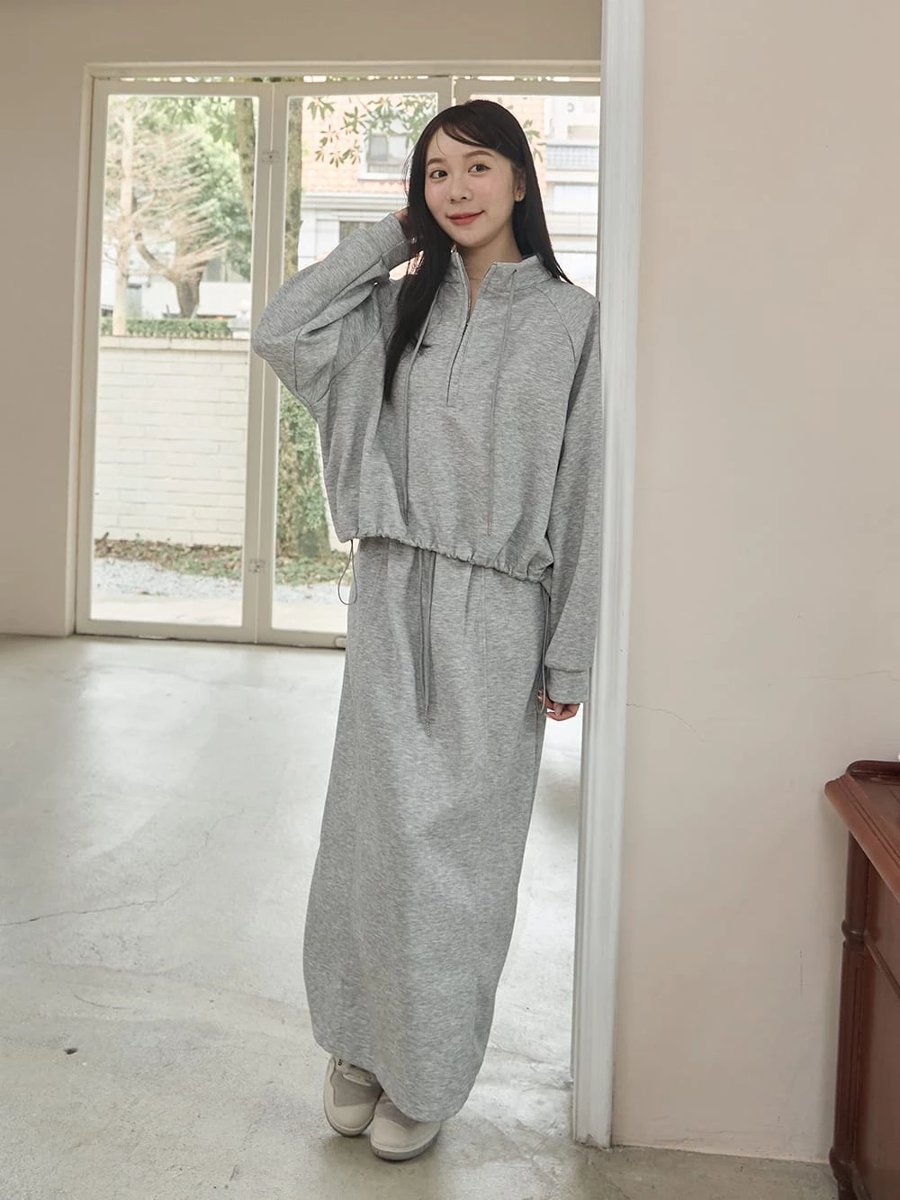 兩件式-抽繩立領外套+後開衩長裙