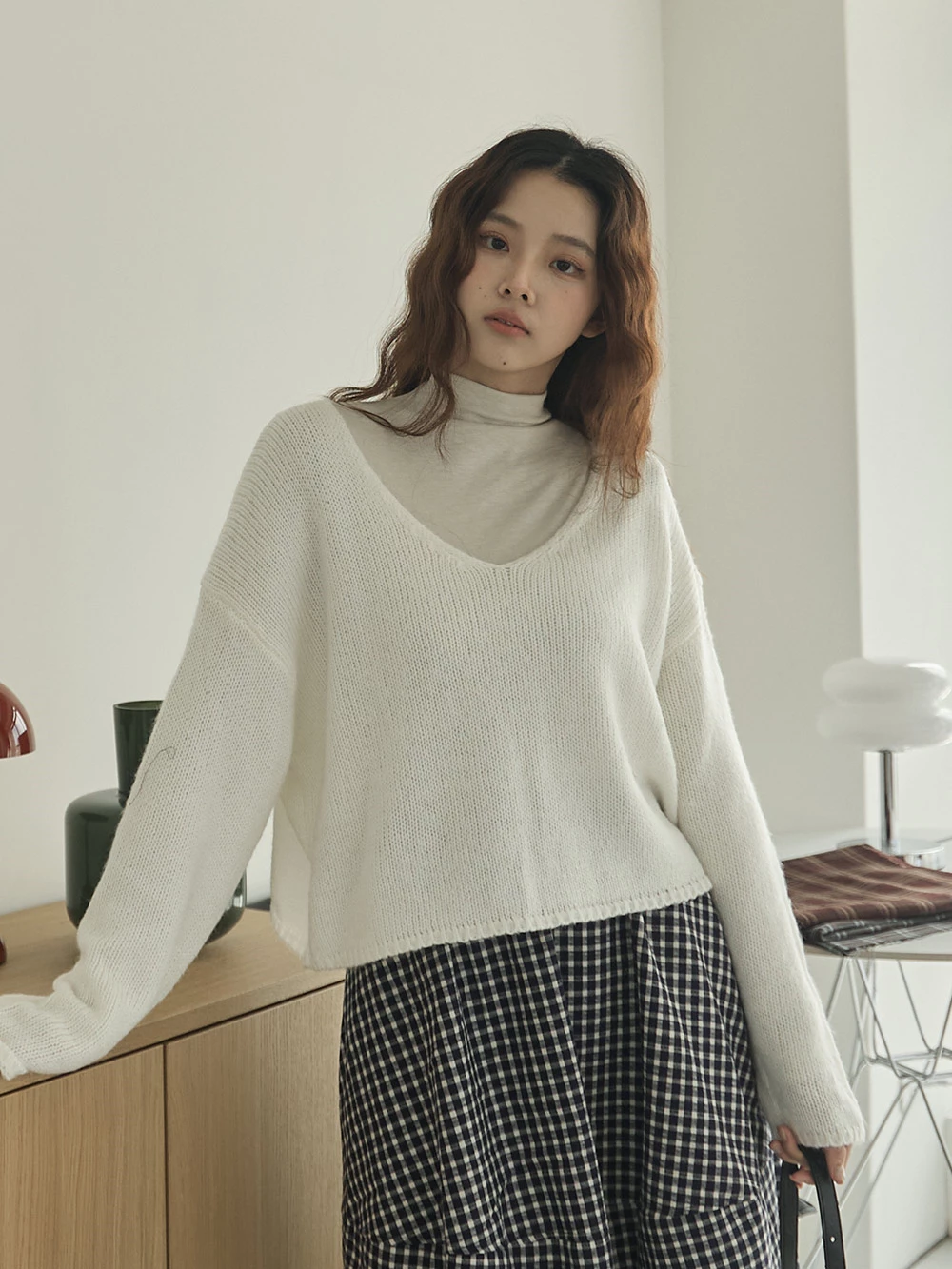 大V領短版針織上衣