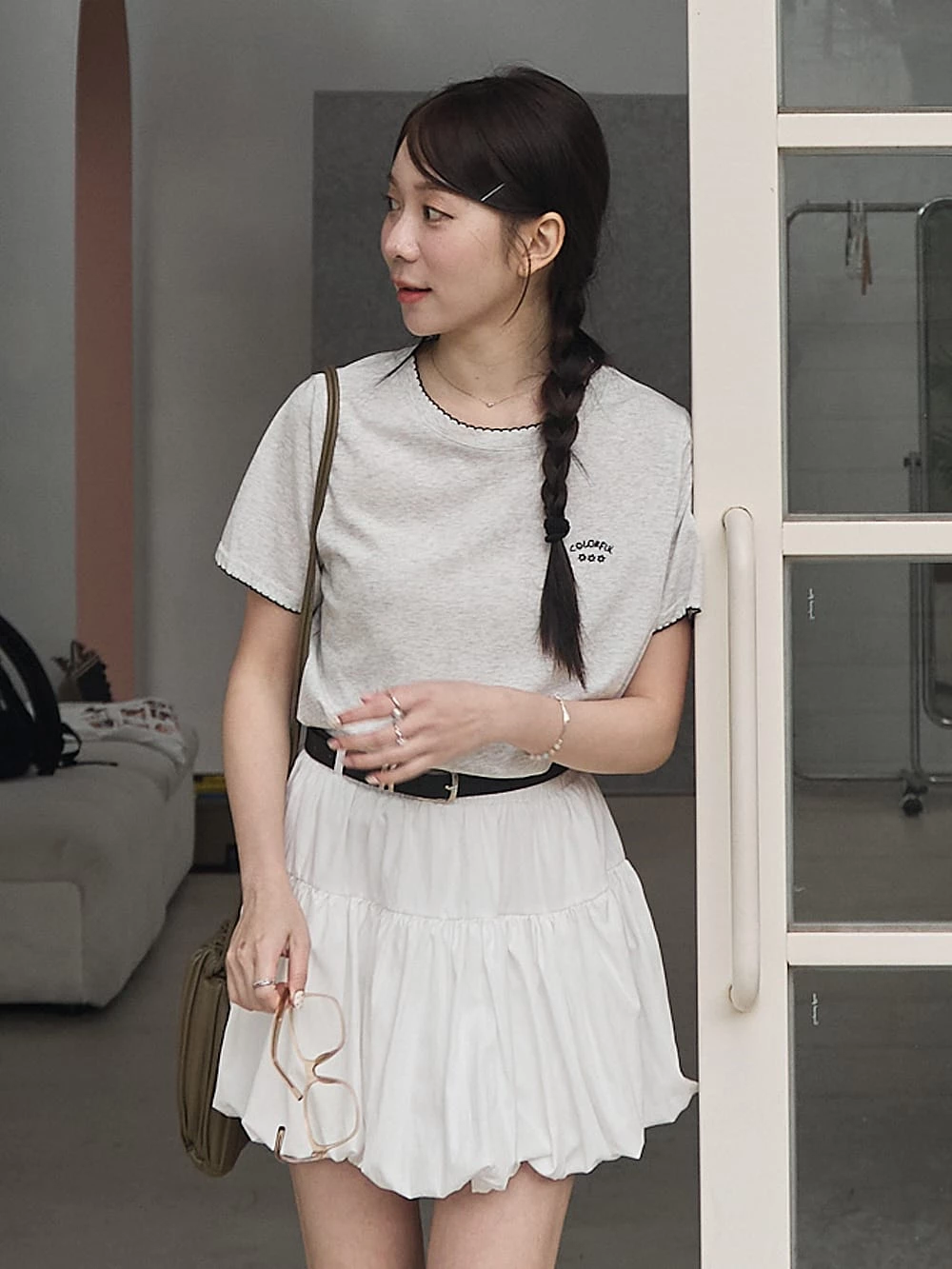 刺繡小花撞色領短袖上衣