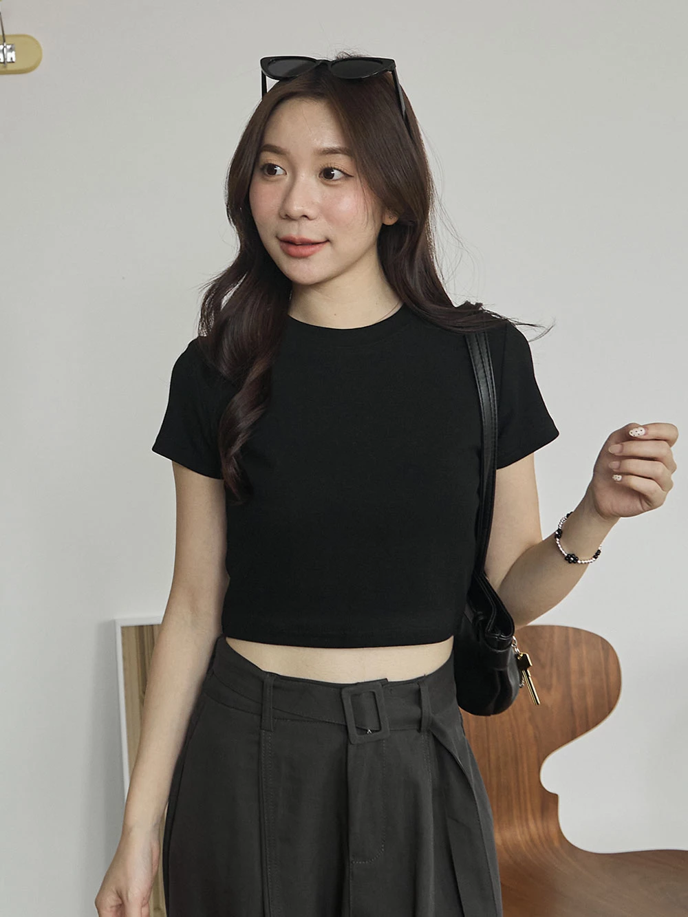 坑條短版圓領上衣