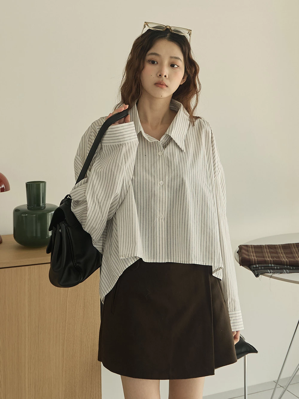 排釦寬鬆短版條紋襯衫