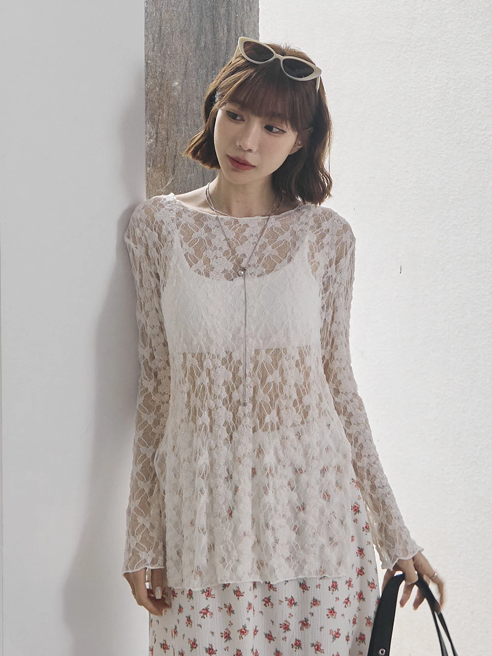 花朵縷空側開岔上衣