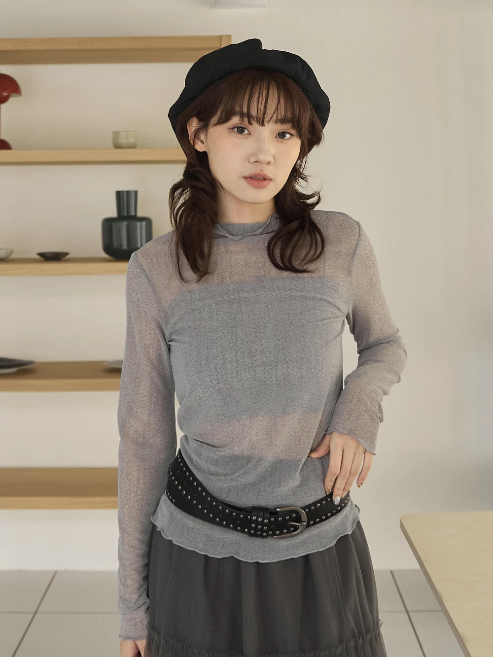 紋理感高領捲邊網紗上衣