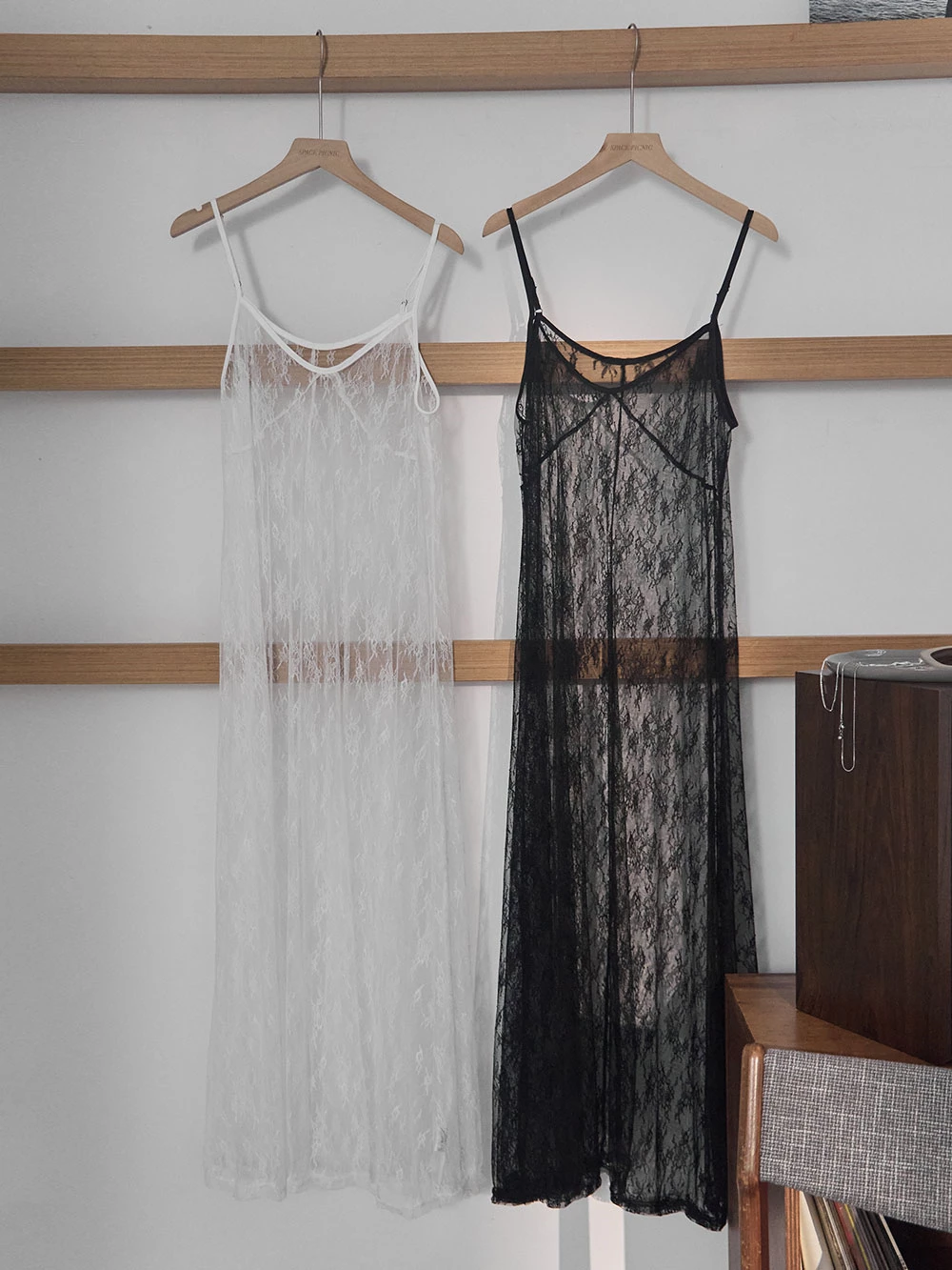 蕾絲網紗外罩洋裝