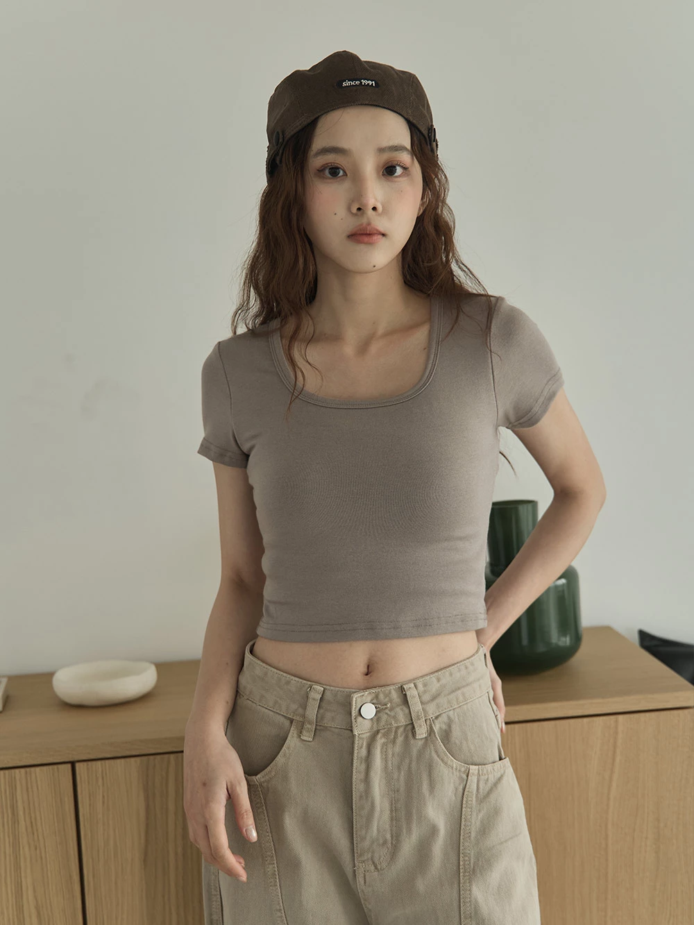 方領短版胸墊上衣