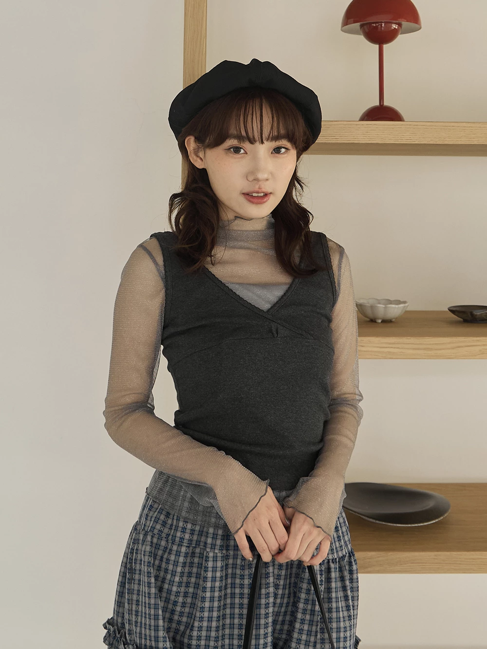 花邊V領坑條背心