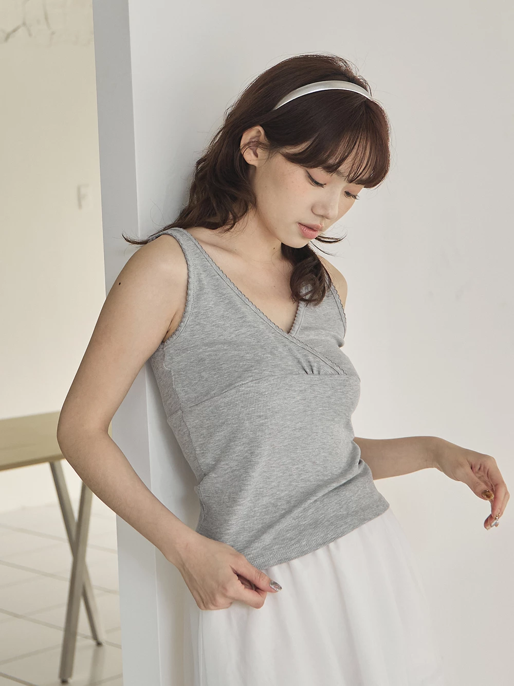 花邊V領坑條背心