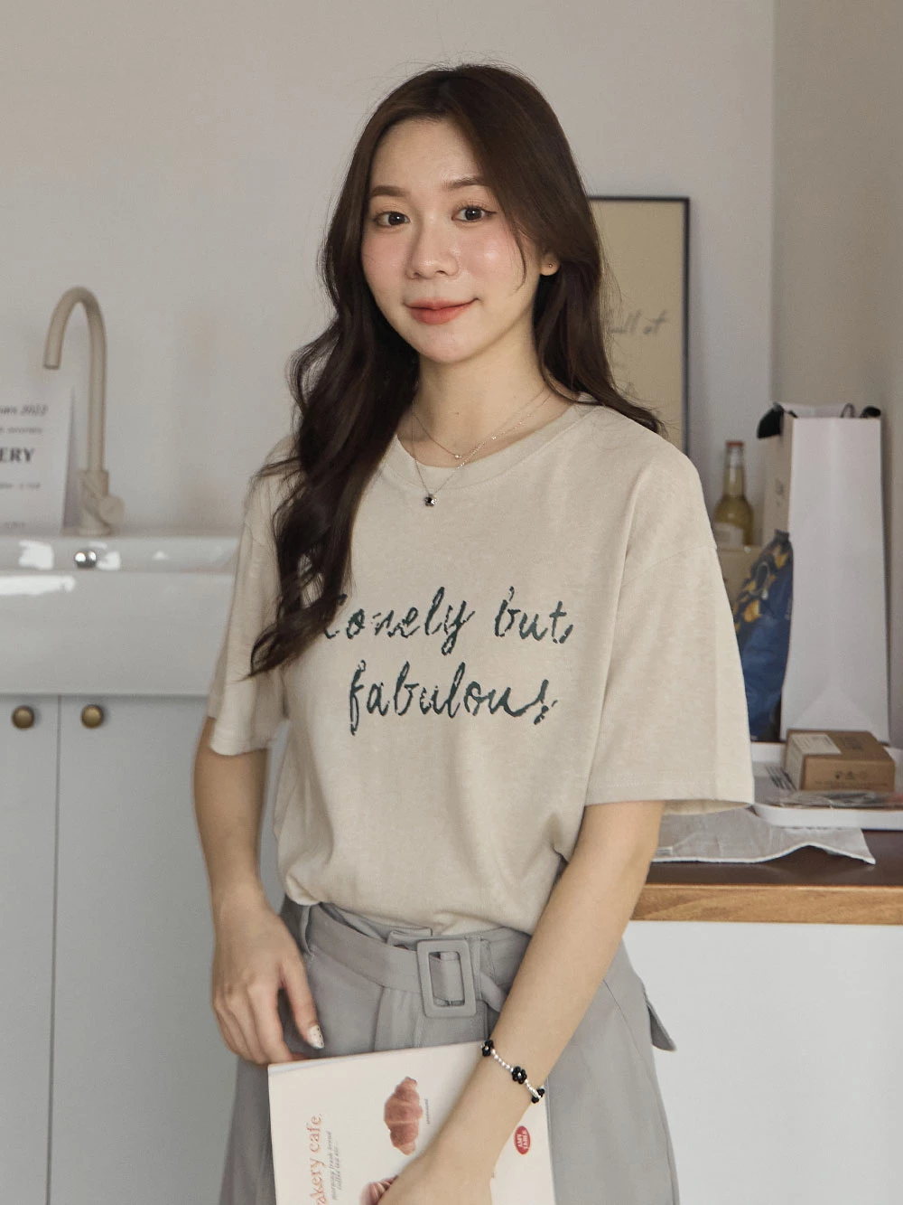 字母薄料圓領上衣