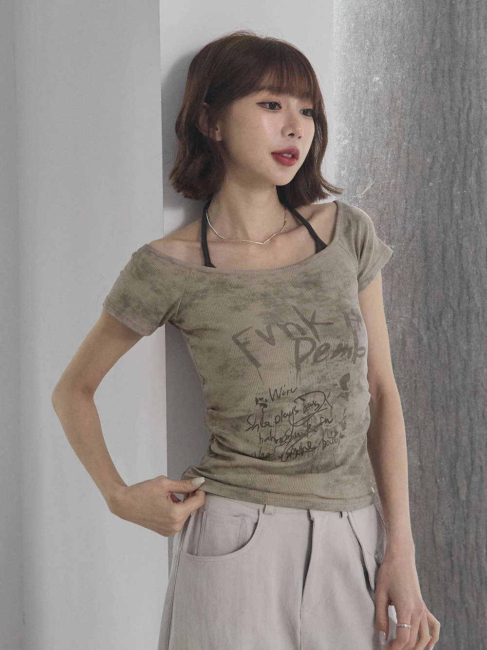 一字領印圖假兩件上衣