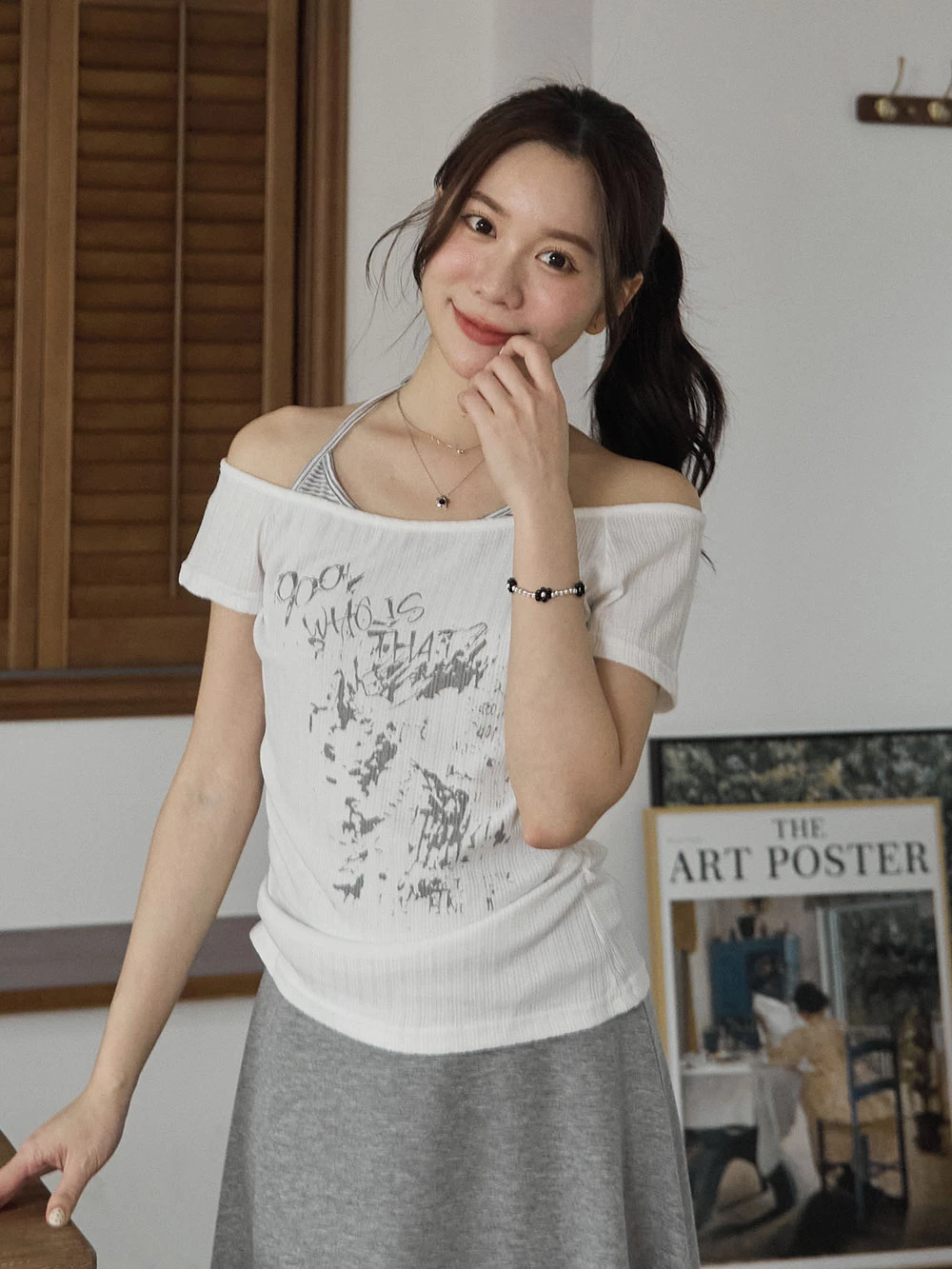 假兩件一字領印圖上衣